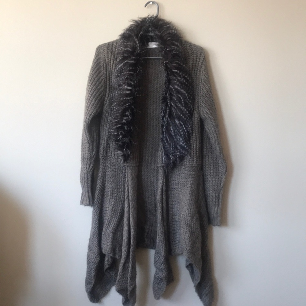 Sweater grayish tan with faux fur collar